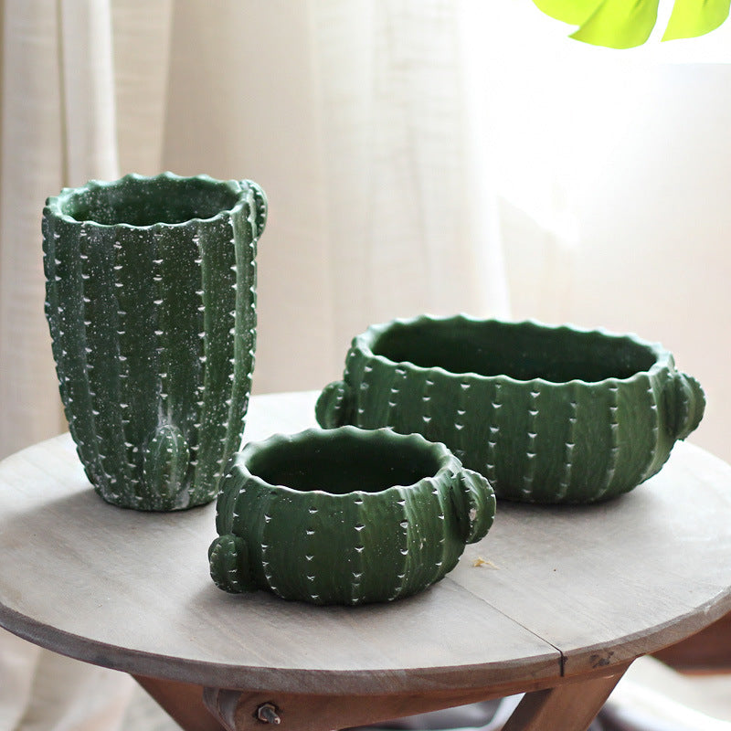 Decorative flower pot in cactus design Bowlift