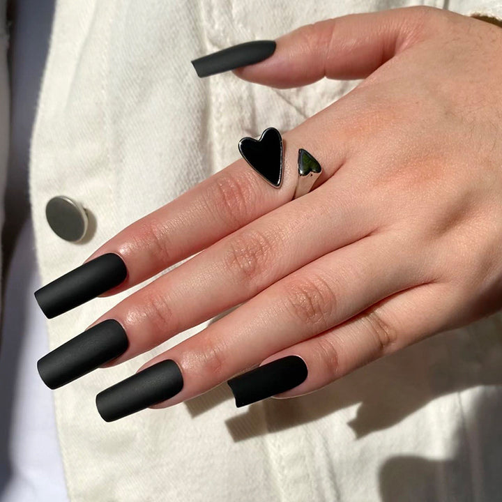 Artificial nail extensions in modern design Bowlift