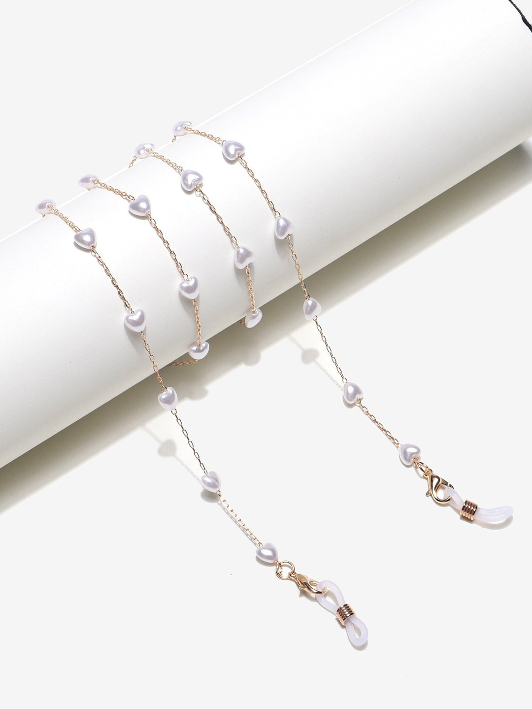 Elegant Heart-Shaped Pearl Chain Eyewear Holder Bowlift