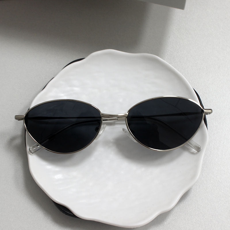 Fashionable Rectangular Glasses with Fine Metal Frame Bowlift