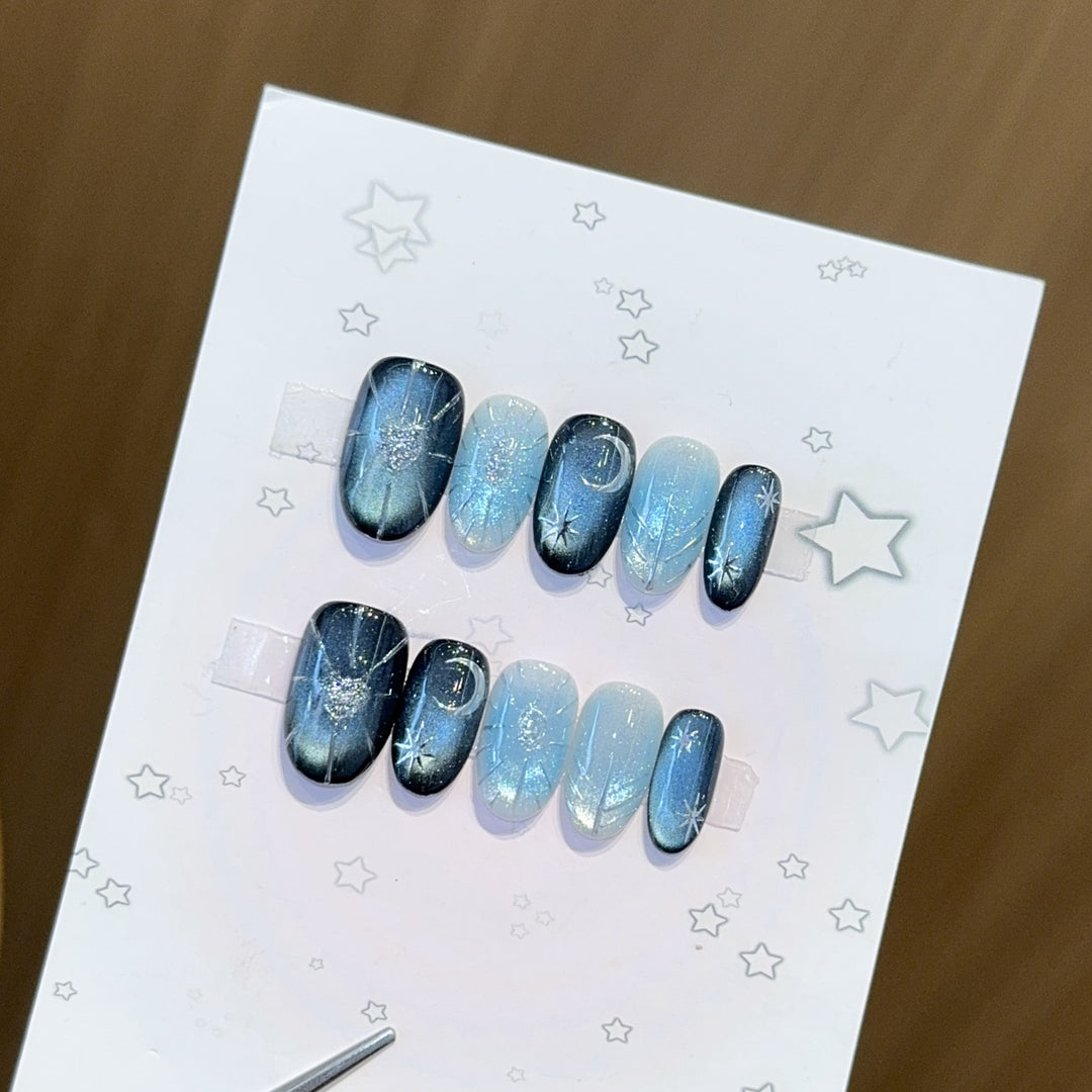 Glamorous artificial nail tips with star and glitter effects Bowlift