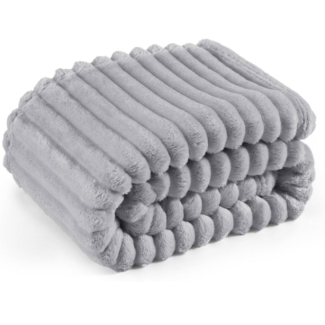 Cozy Plush Throw Blanket Bowlift