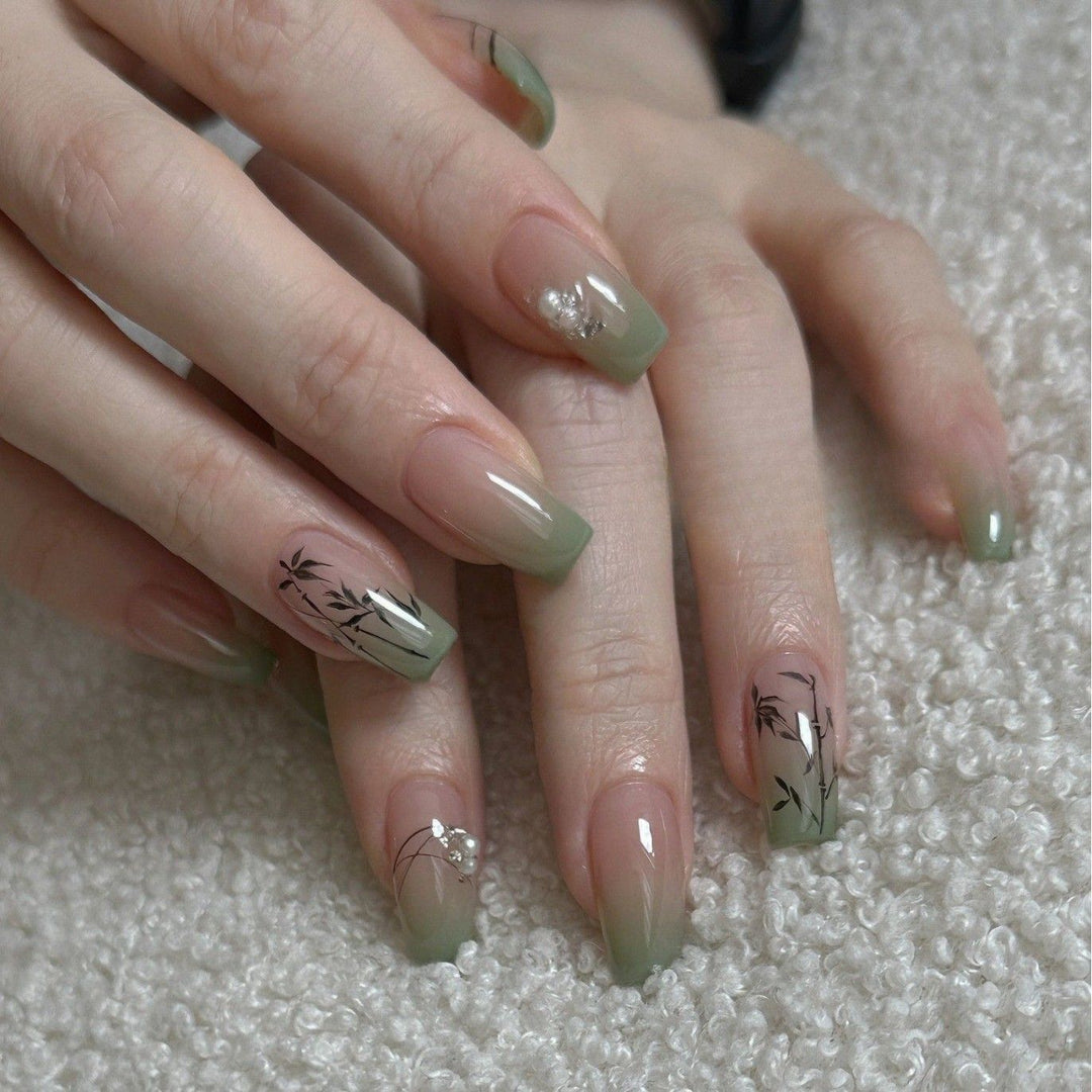 Botanical Floral Design Press-On Nails Bowlift