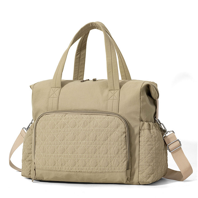Sporty travel bag with innovative compartment design Bowlift