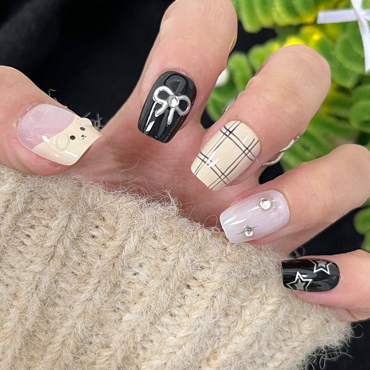 Glossy Nail Art Set with Sparkling Glitter Accents Bowlift
