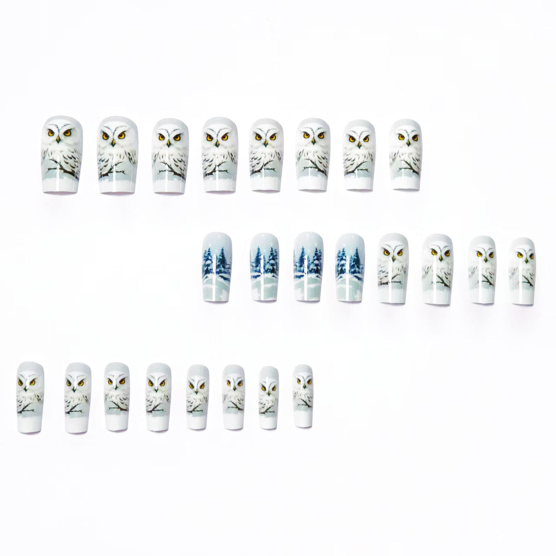 Snowy Owl-Inspired Holiday Nail Art Bowlift