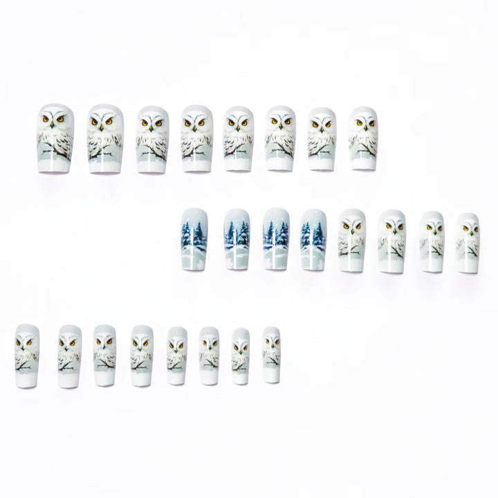 Snowy Owl-Inspired Holiday Nail Art Bowlift