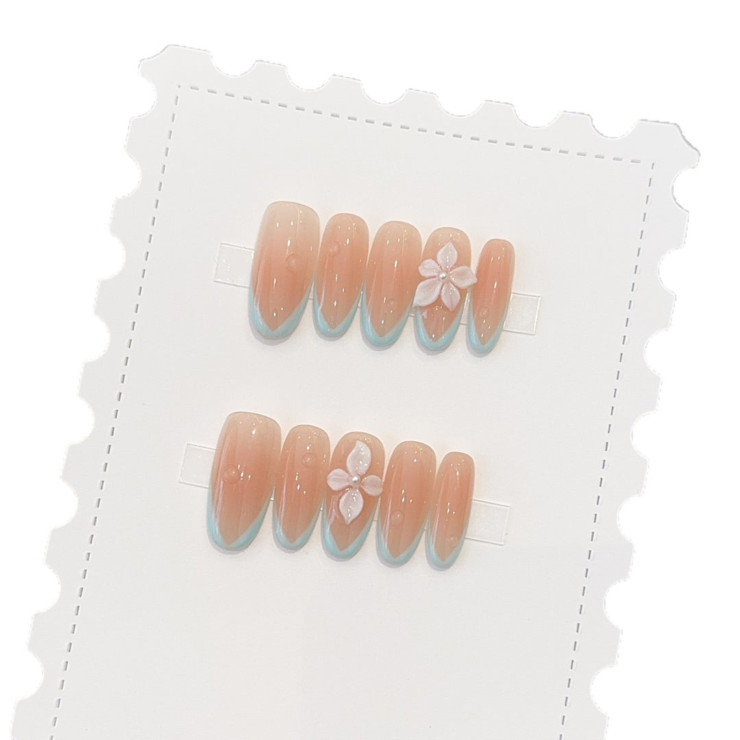 Artificial nails with elegant floral accents Bowlift