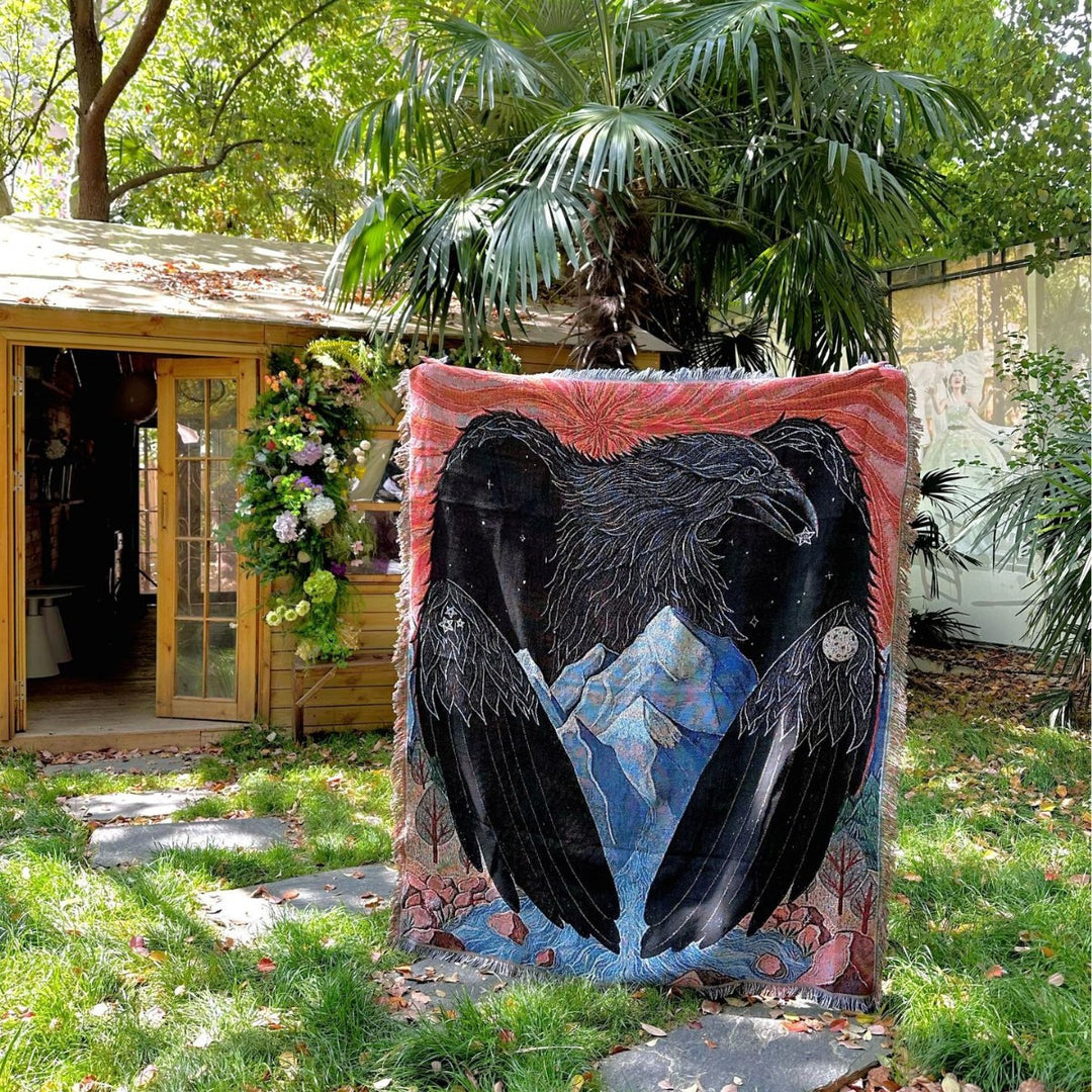 Artistic Raven-Themed Throw Blanket