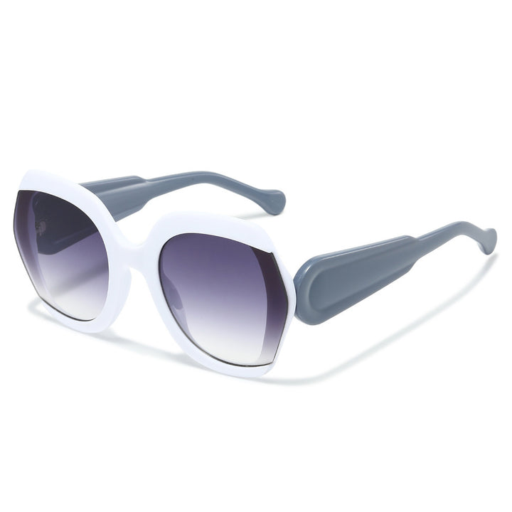 Fashion-Forward Oversized Sunglasses Bowlift