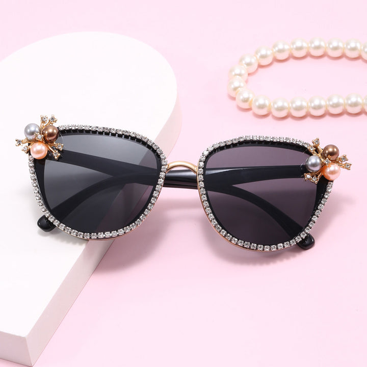 Ladies glamorous sunglasses with pearl and crystal decoration Bowlift