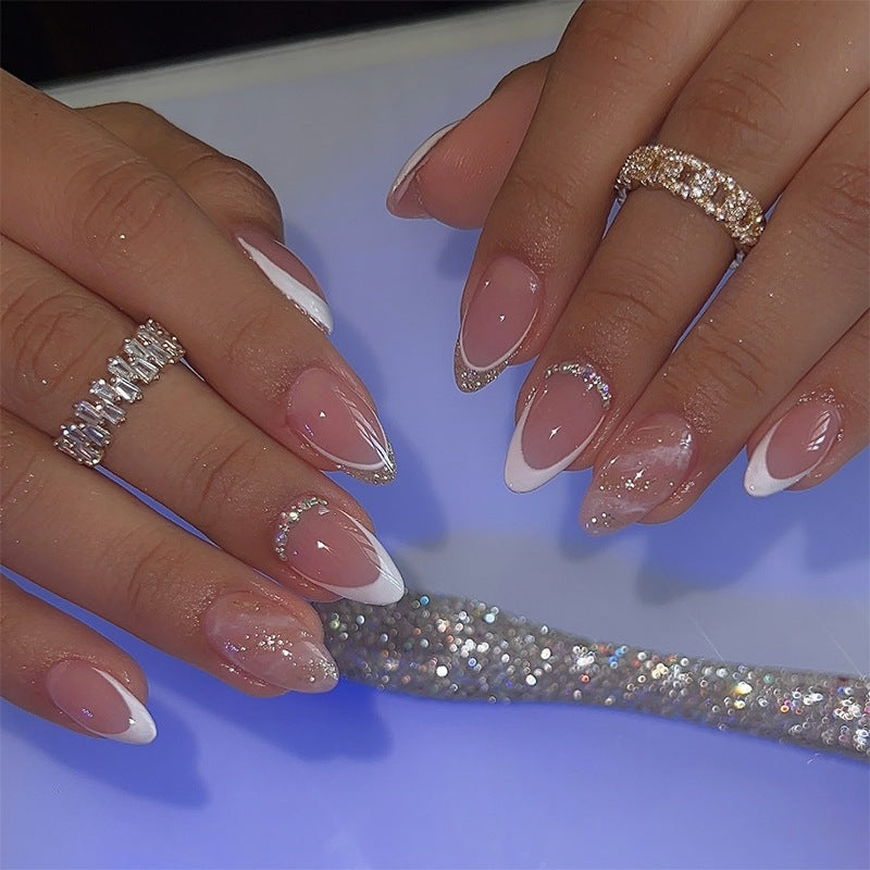 Elegant artificial nail set with delicate accents Bowlift