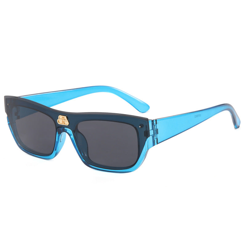 Women's fashionable oversized sunglasses with striking design Bowlift