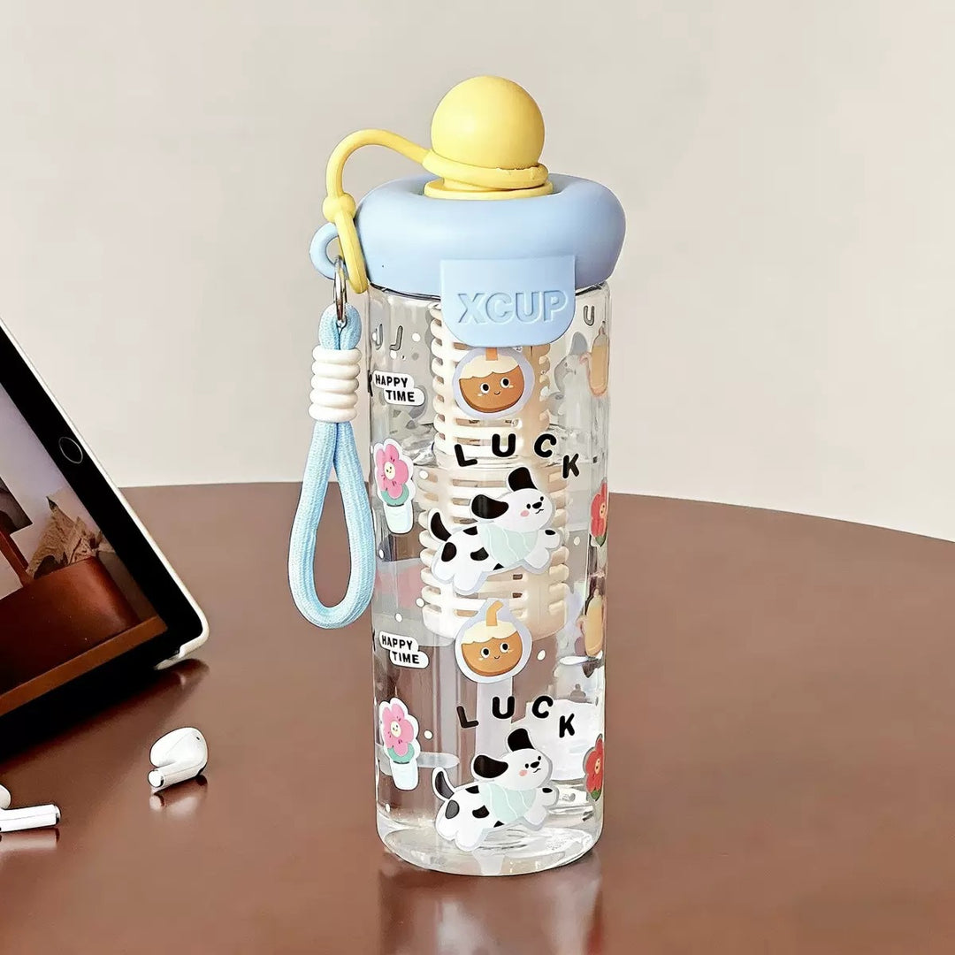 Women’s water bottle with cheerful design and fruit infusion insert Bowlift