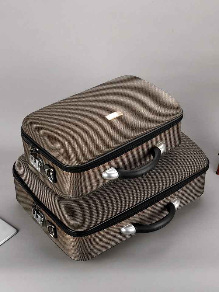 Hard-shell suitcase with elegant exterior finish and integrated safety lock Bowlift