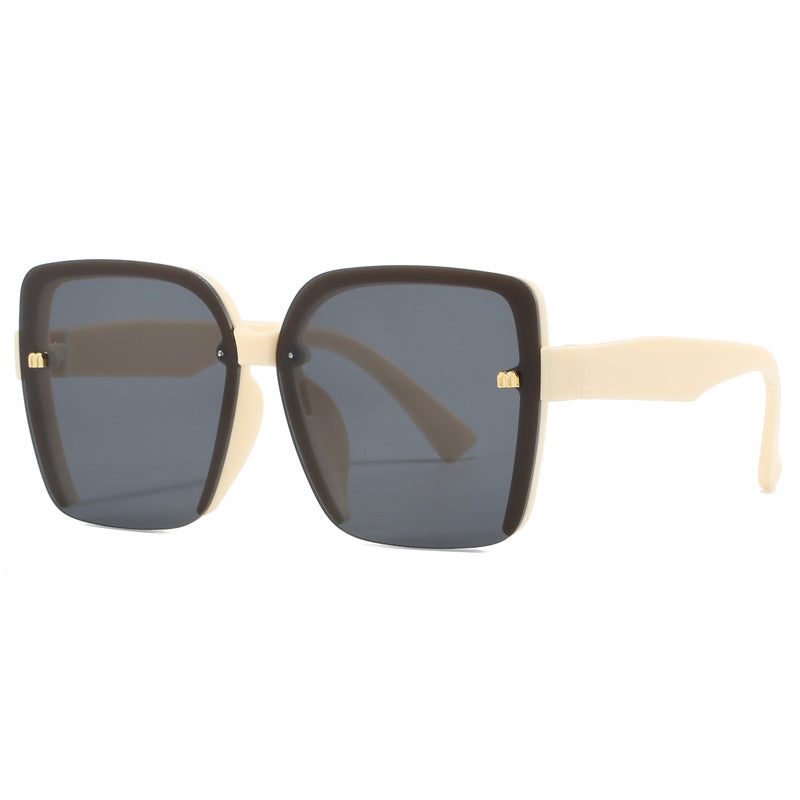 Women's oversized sunglasses with stylish, modern frame Bowlift