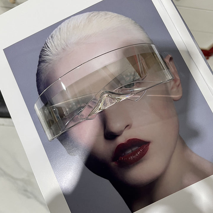 Women futuristic visor-like sunglasses Bowlift