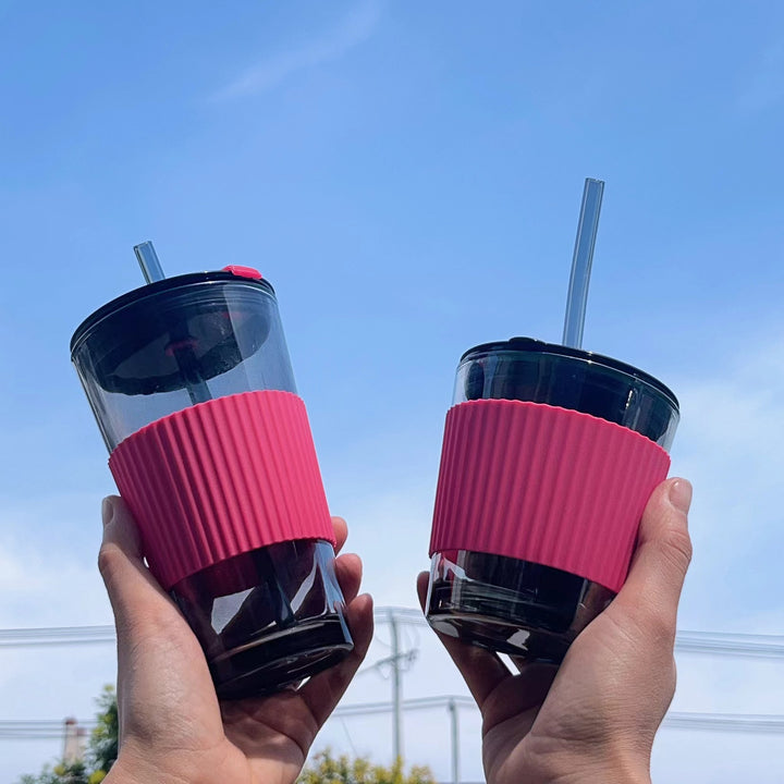 Women's versatile drinking cup with non-slip silicone cover and straw Bowlift