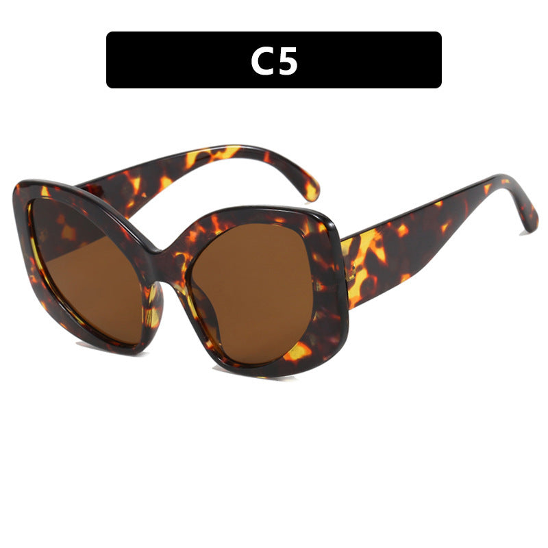 Women elegant oversized sunglasses with striking design Bowlift