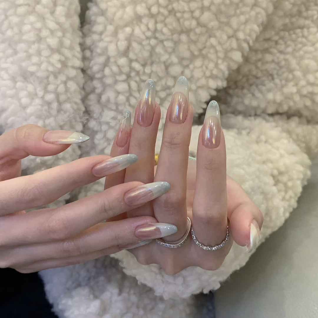 Acrylic Nails with Shimmering Effect Bowlift