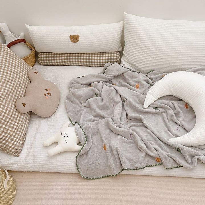 Unisex Soft Snuggle Blanket with Unique Animal Design Bowlift