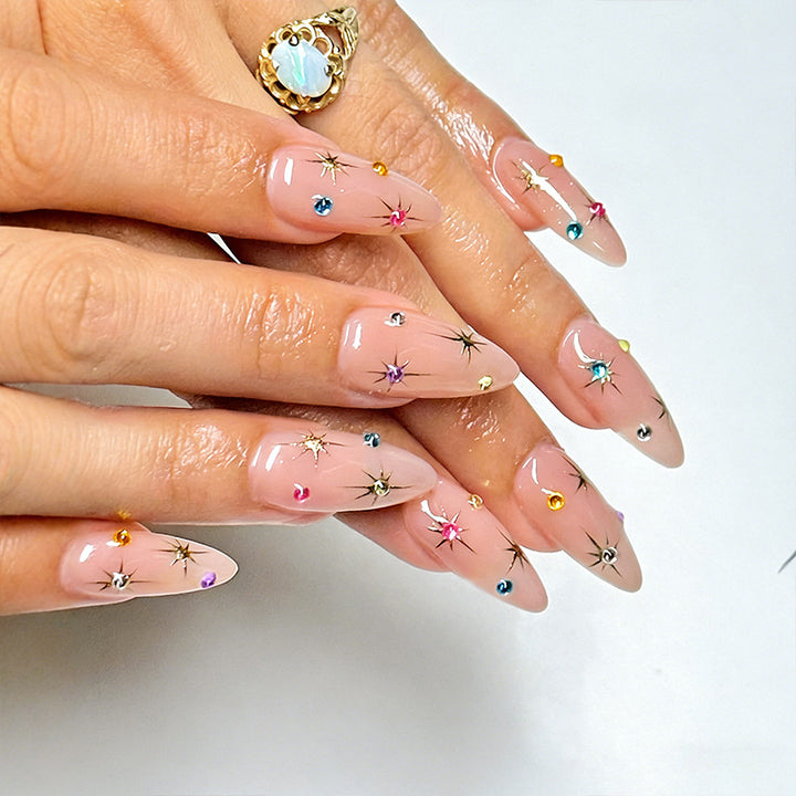Trendy Artificial Nails with Star Motif Bowlift