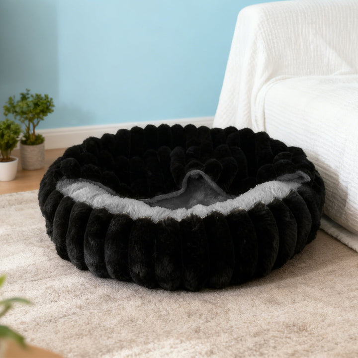 Ladies Cozy and Round Pet Bed with High Edge Bowlift