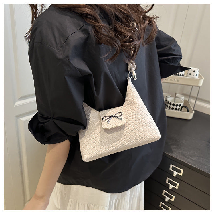 Chic Pouch Handbag with Bow Detail Bowlift