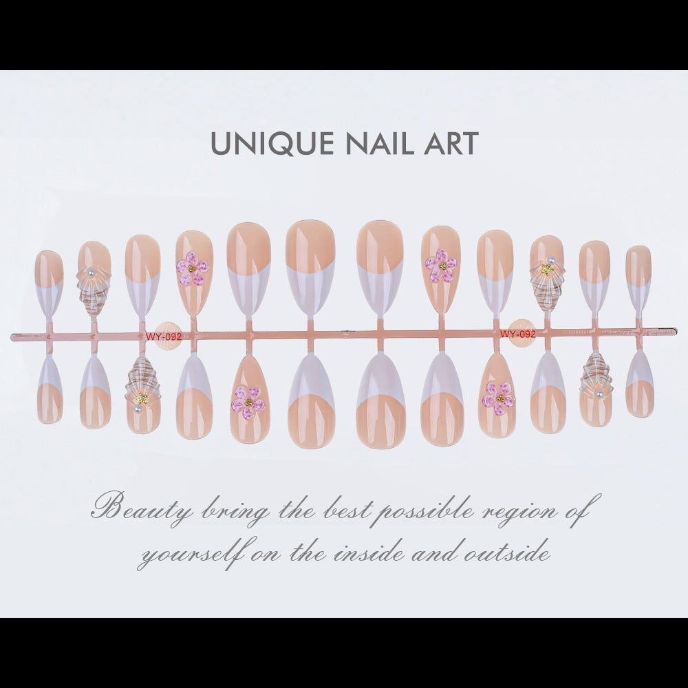 Elegant Floral Accent Press-On Nail Set Bowlift