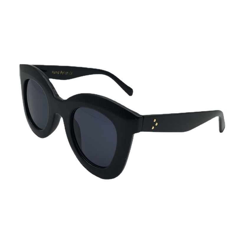 Women's stylish oversized sunglasses with trendy frame Bowlift