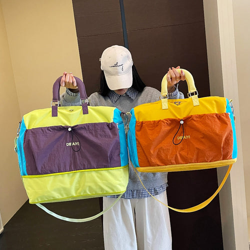 Versatile Multi-Functional Weekend Duffle Bowlift