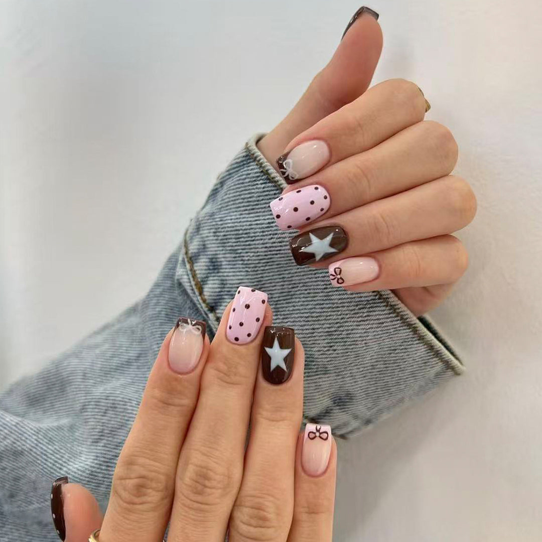 Self-adhesive artificial nails with playful patterns Bowlift