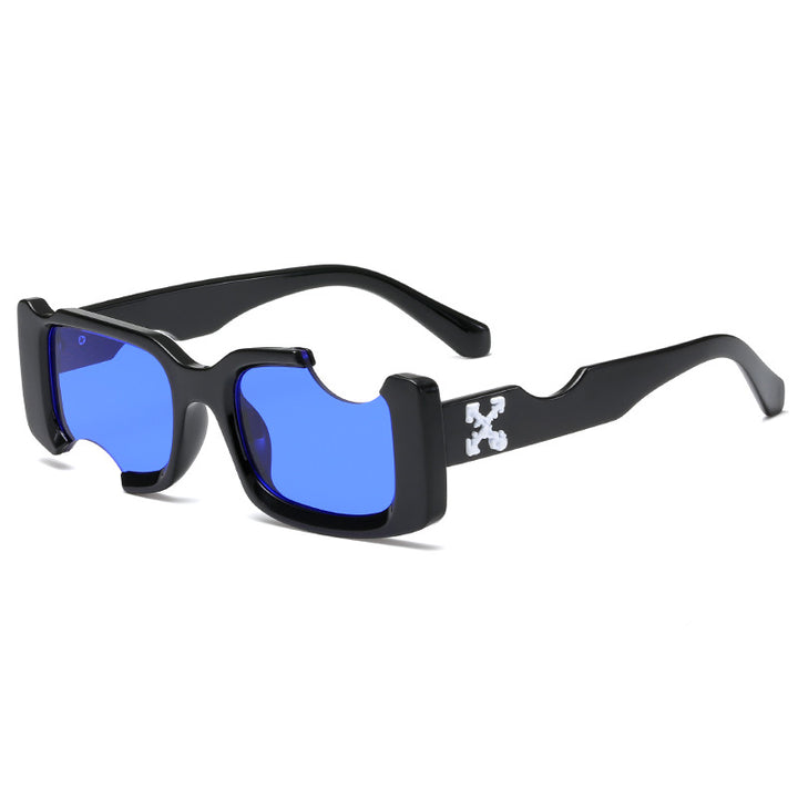 Ladies fashionable goggles in unique futuristic design Bowlift