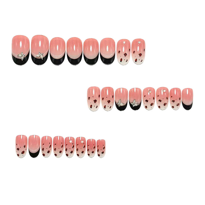 Exclusive artificial nails with dreamy heart and glitter effects Bowlift