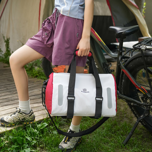 Sporty Fitness Duffel Bag With Reflective Accents Bowlift