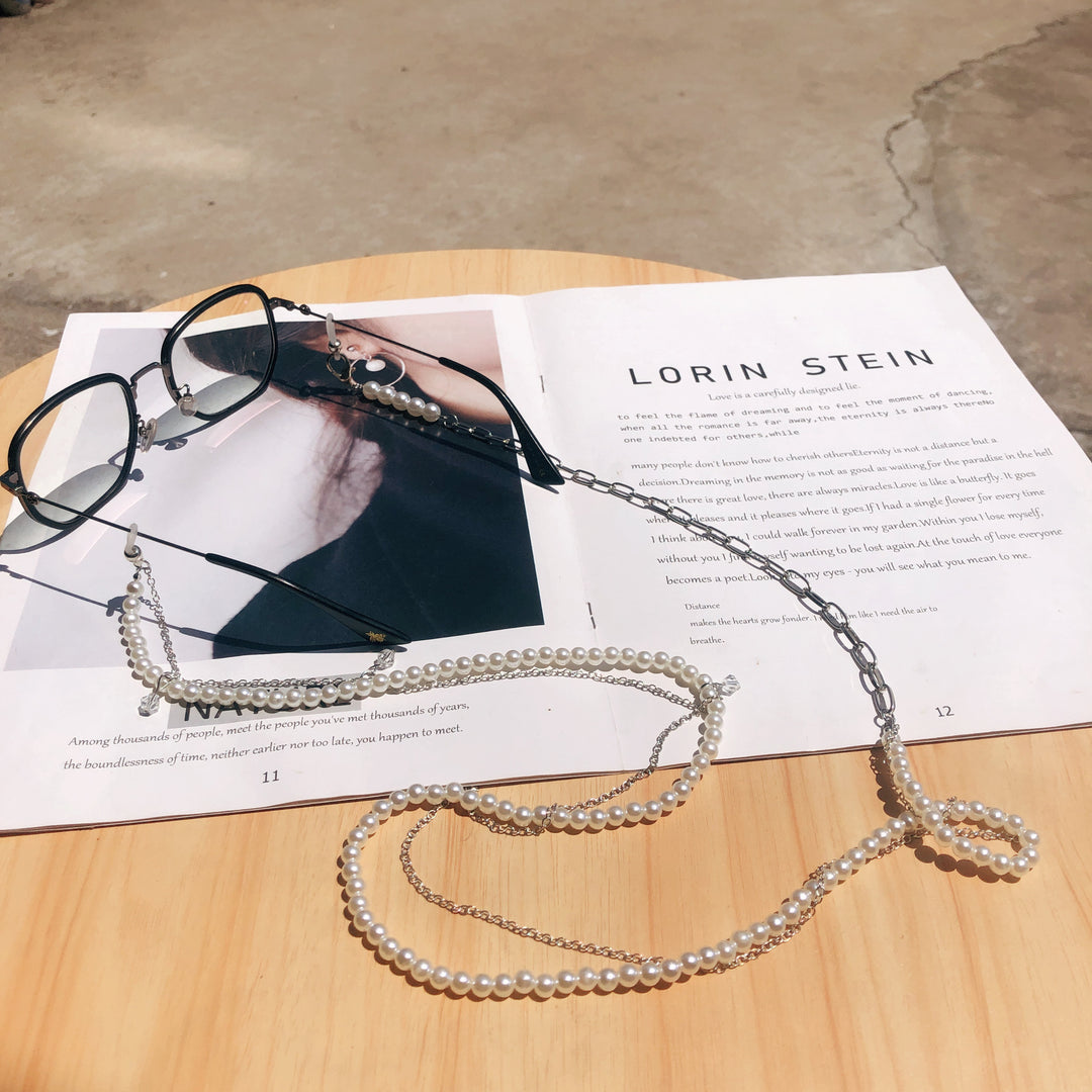 Elegant Pearl Accented Eyewear Chain Bowlift