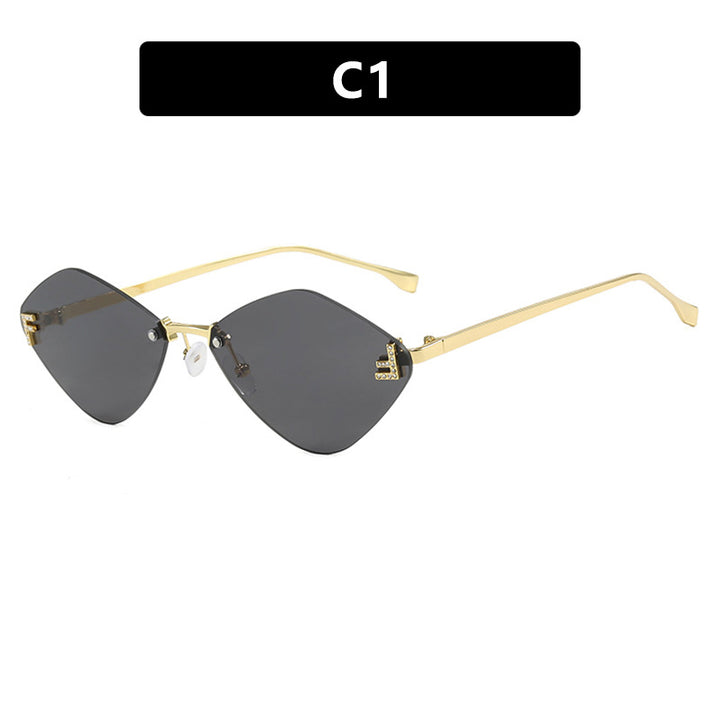 Women's geometric sunglasses in an extravagant design with gradient lenses Bowlift
