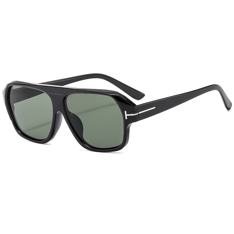 Retro-Inspired Oversized Square Sunglasses