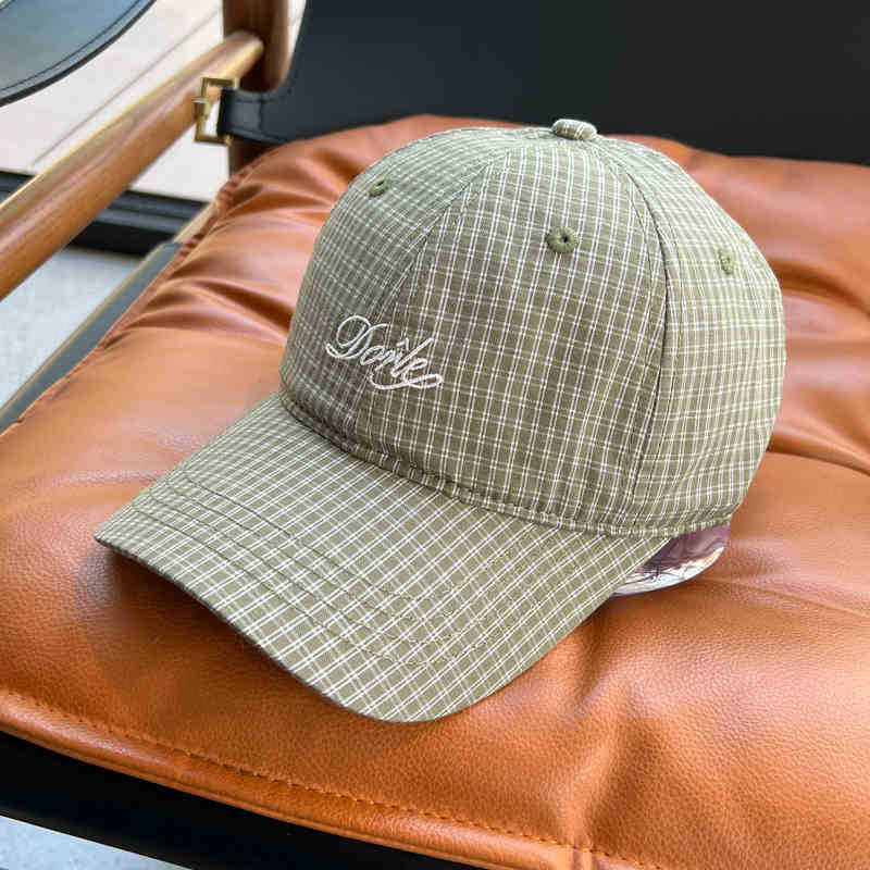 Men's Casual Checkered Baseball Cap Bowlift