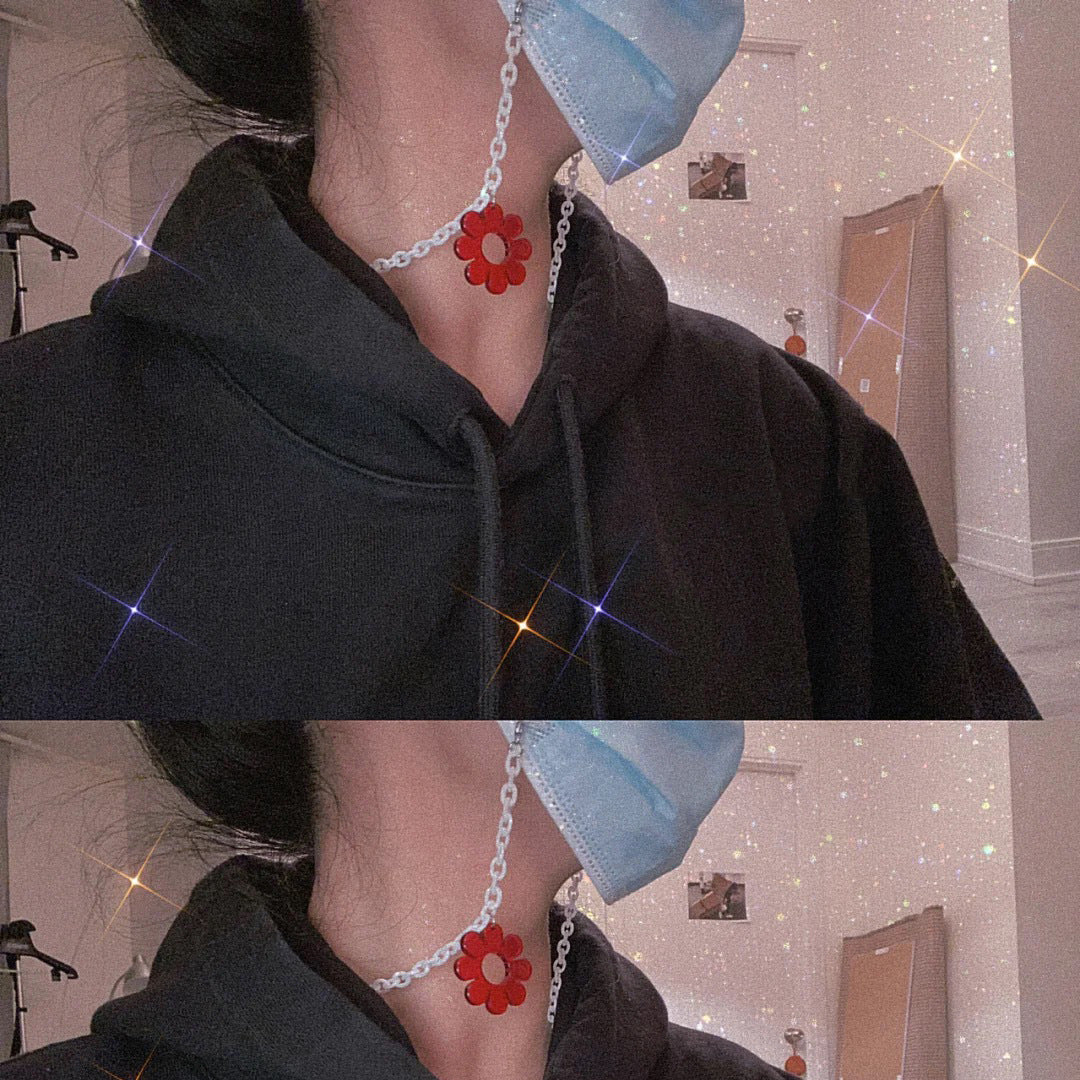 Fashionable chain strap with flower-shaped pendant Bowlift