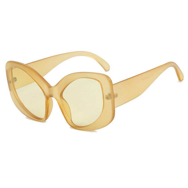 Women elegant oversized sunglasses with striking design Bowlift