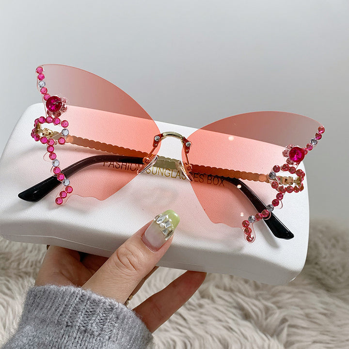 Ladies extravagantly designed sunglasses Bowlift