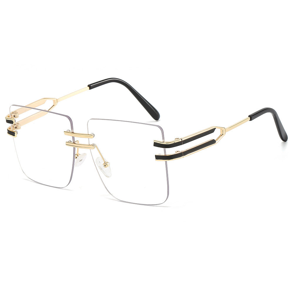 women's fashionable sunglasses with extravagant frame and delicate accents Bowlift