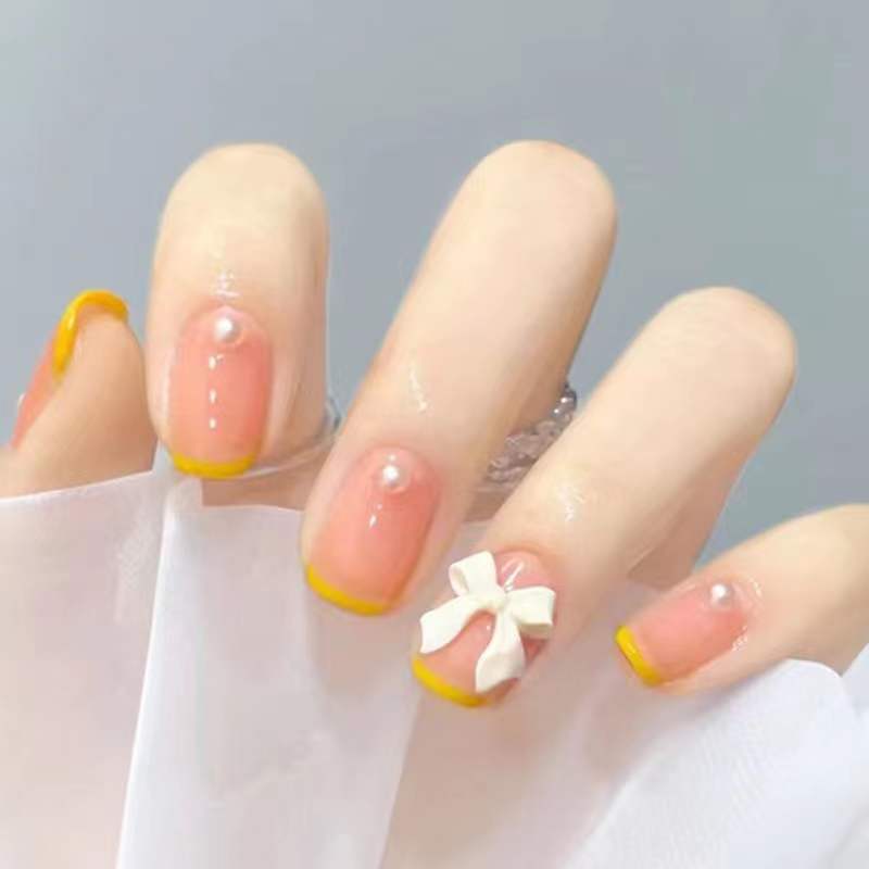 Stylish art nails with 3D flower accents Bowlift