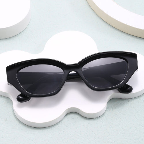 Ladies fashionable sunglasses with futuristic design Bowlift