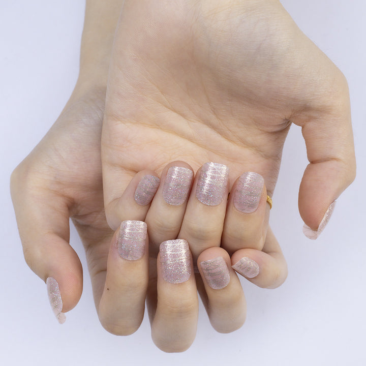 Glittering artificial nails with elegant metallic finish Bowlift