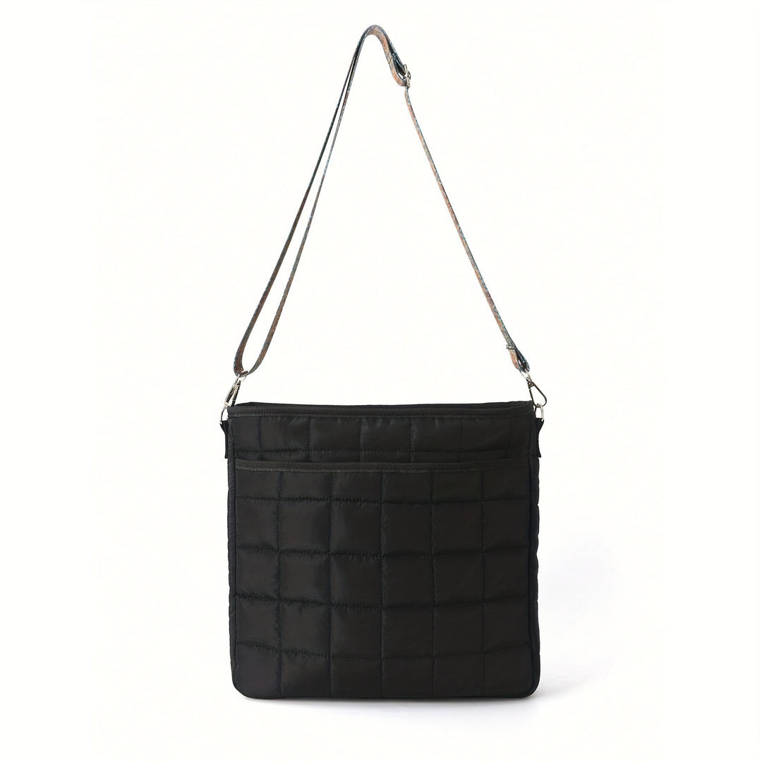 Fashionable shoulder bag with square quilted pattern Bowlift