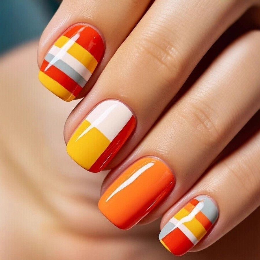 Elegant Artificial Nails with French Manicure and Glitter Effects Bowlift