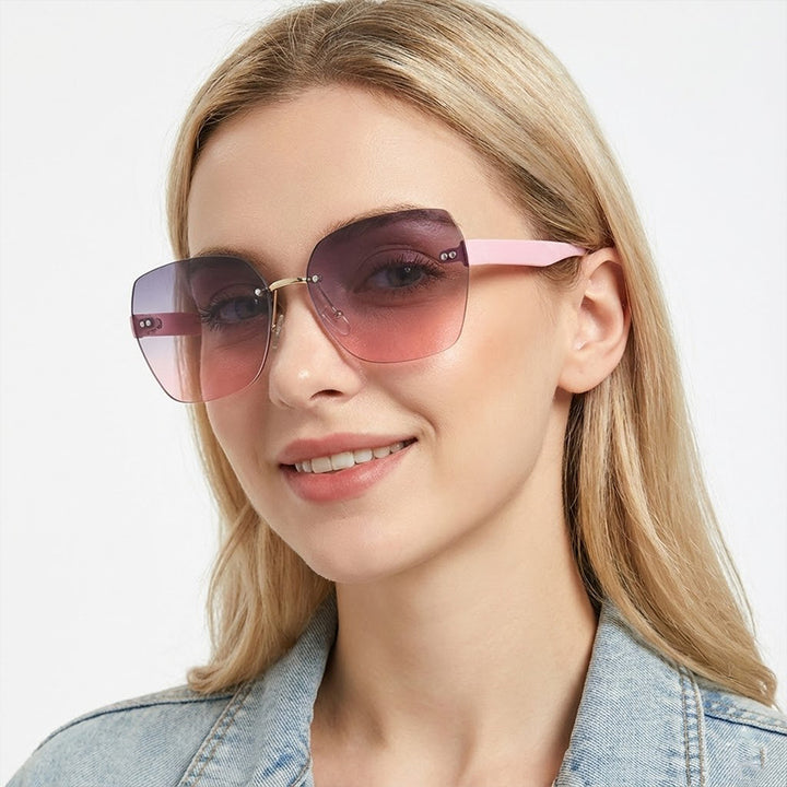 Women's Fashion Tortoiseshell Sunglasses with Golden Accents Bowlift