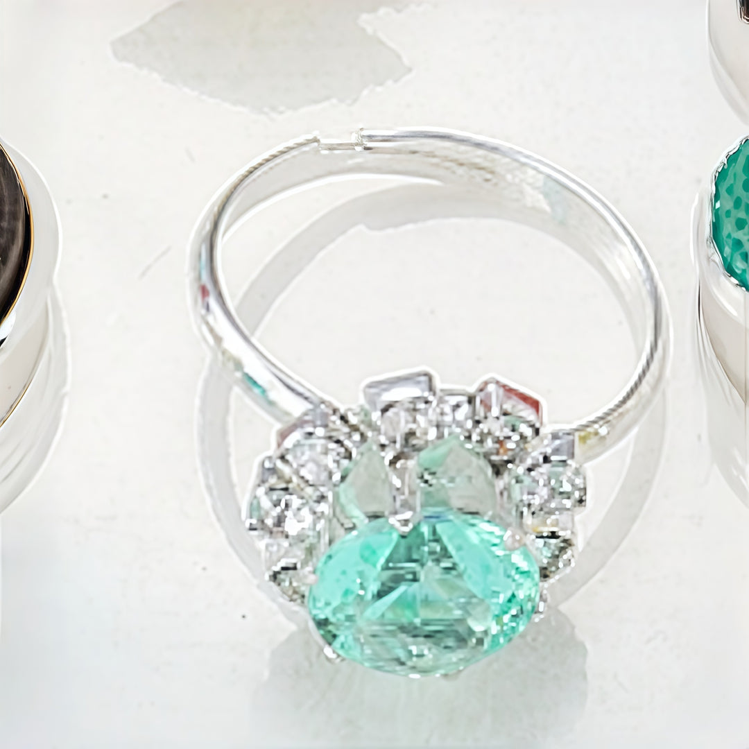 Elegant jewelry ring with sparkling gemstone Bowlift